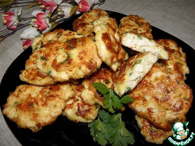 Chicken fritters with cheese 