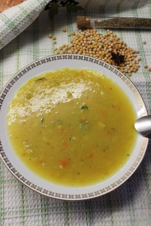 Pumpkin soup-puree with peas