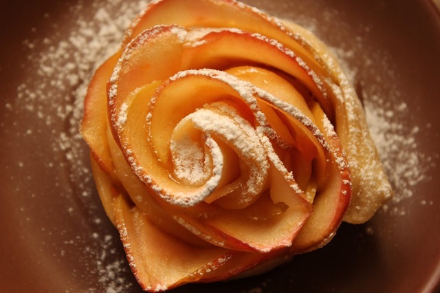 Apple roses