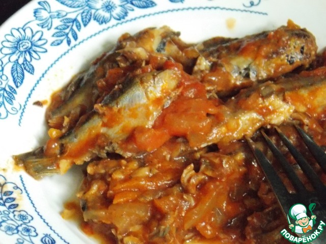 Capelin in tomato sauce