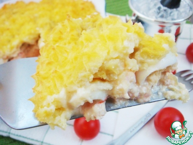 Salmon fillet, baked under mashed potatoes