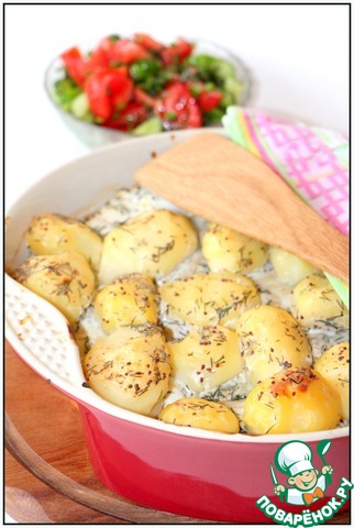 Potatoes with fish in yoghurt sauce