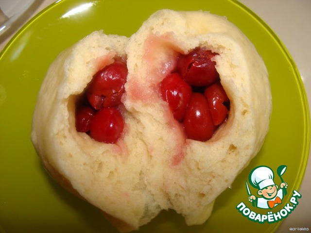 Poltava dumplings with cherries for a couple