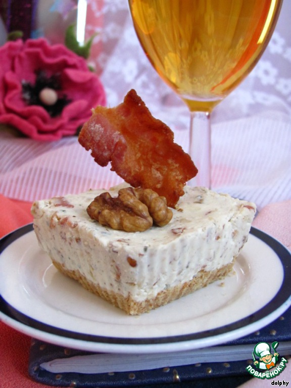 Mini cheesecake with blue cheese and bacon