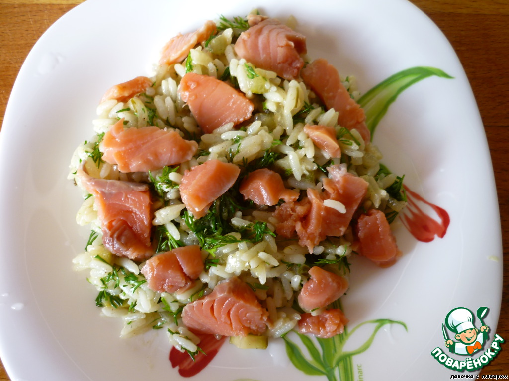 Warm rice salad with smoked salmon