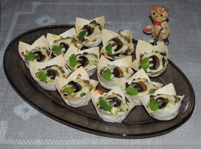 Basket with mushrooms