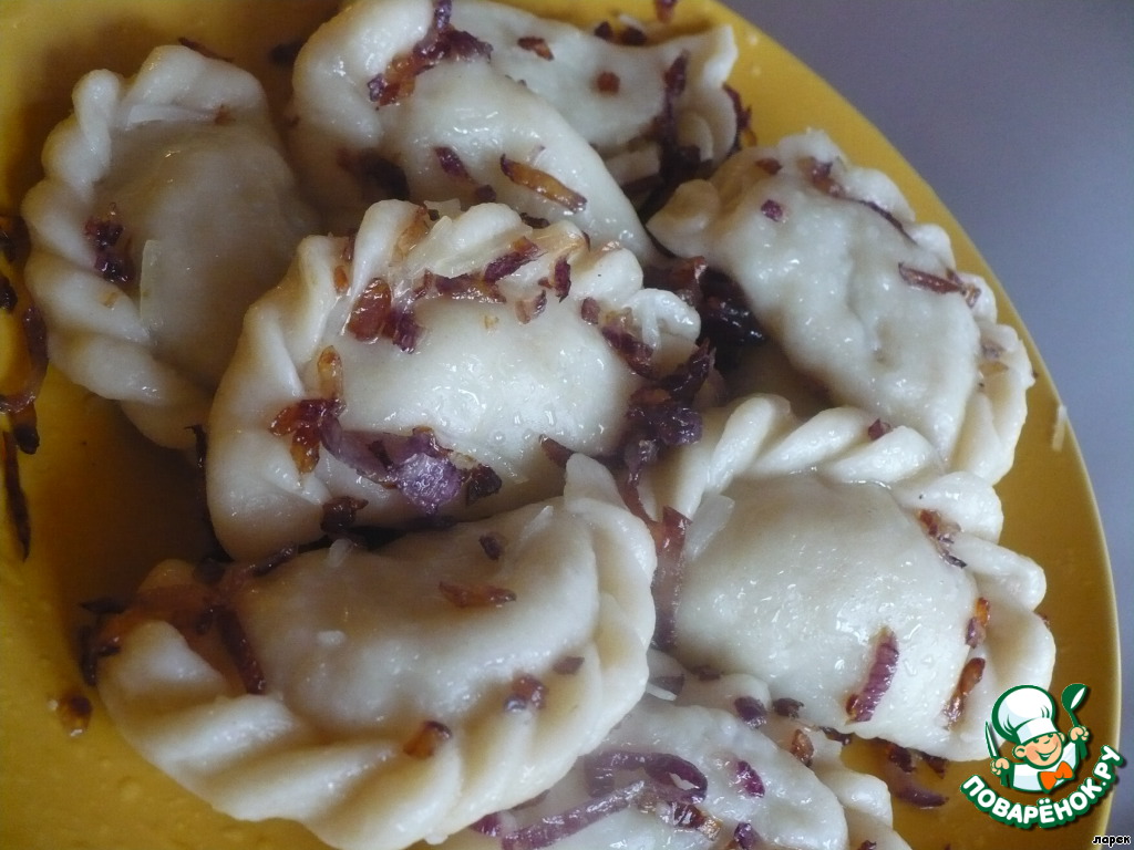 Dumplings with raw potatoes