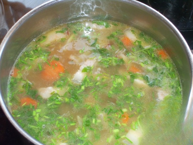 Pea soup with salsa
