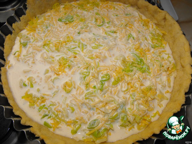 Shortcrust quiche with leeks and cheese