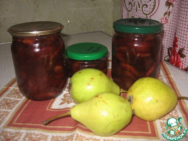 Jam pear with cranberries 