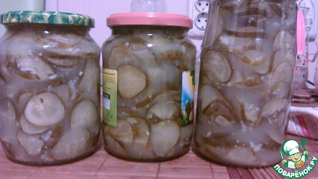 Cucumbers with garlic for the winter