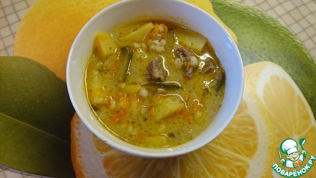 Рассольник с говядиной, перловкой и заправкой