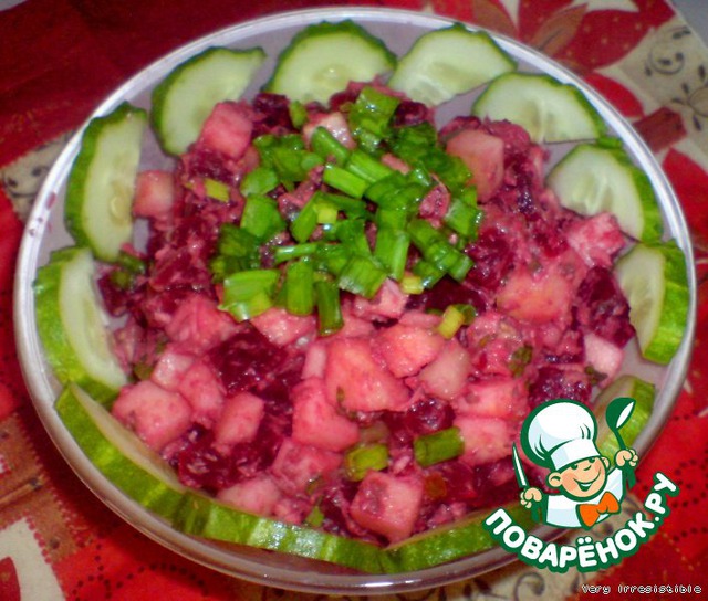 Salad with beets and tuna