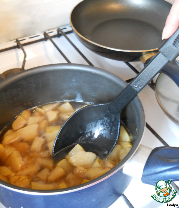 Quince jam with cinnamon