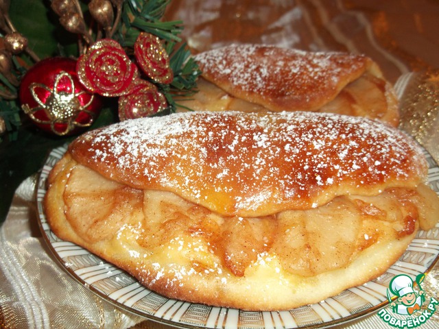 Pear-cheese pockets