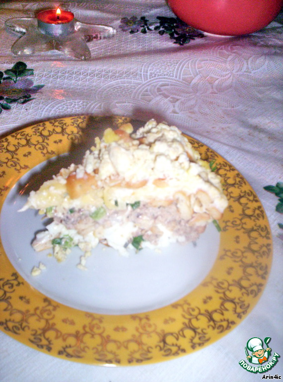 Закусочный рыбный торт-салат с крекерами