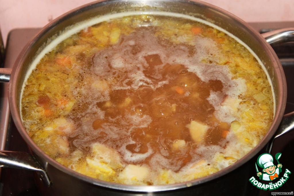 Chicken soup with barley and mushrooms