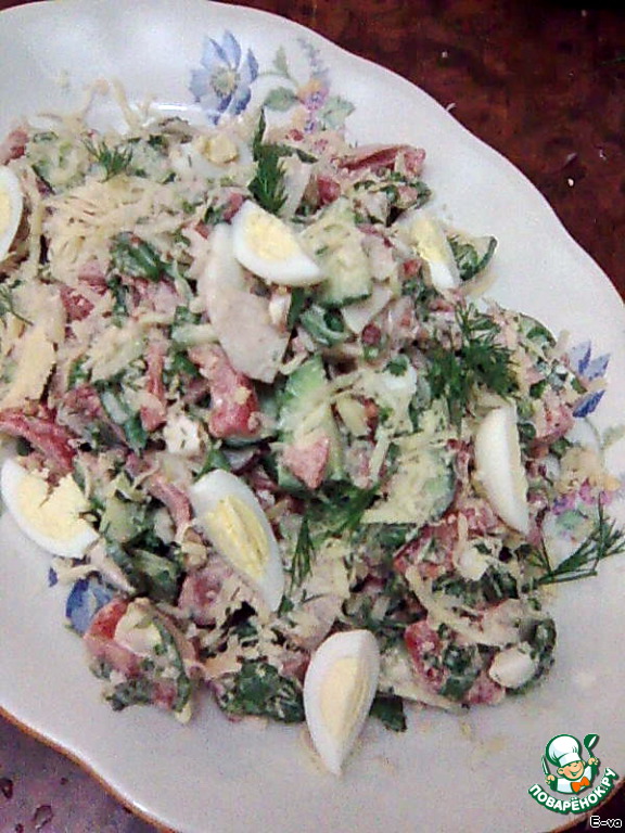 Fresh spring salad with pork and quail eggs