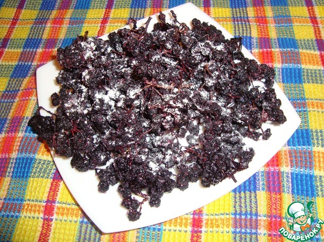 Dry jam of chokeberry