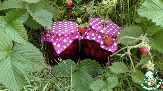 Strawberry jam with Basil and mint