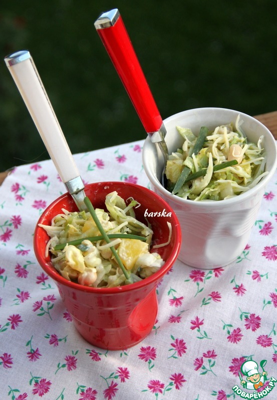 Salad with white beans and pineapple