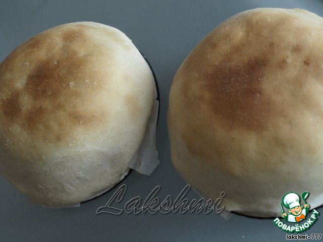 Mushroom goulash in bread plates