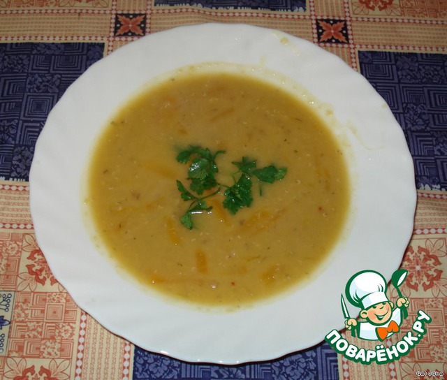 Pumpkin soup with lentils