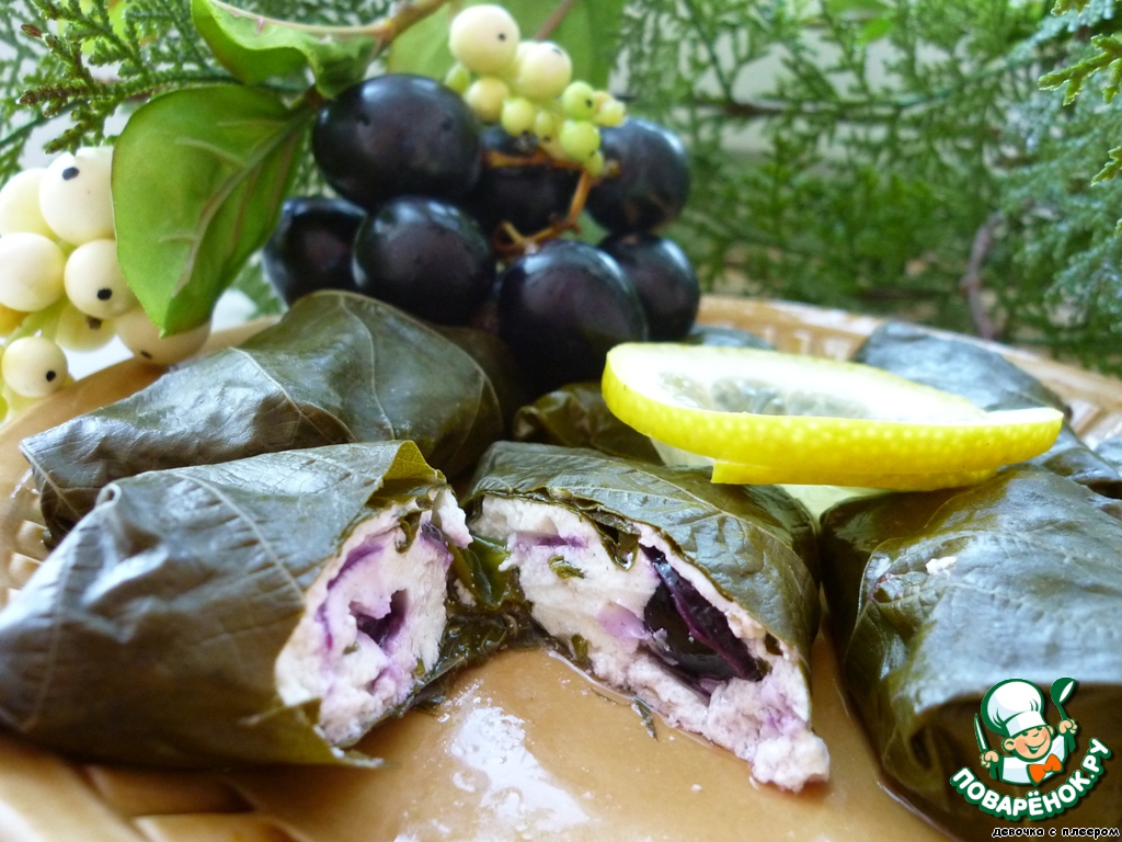 Stuffed grape leaves 