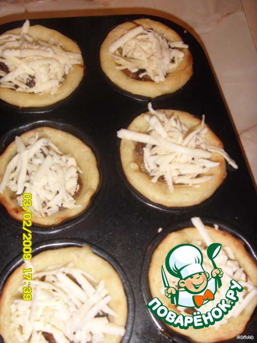 Potato tartlets with mushroom filling