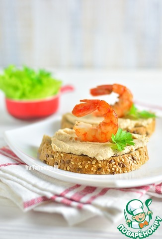 Appetizer with chicken liver pate and shrimp