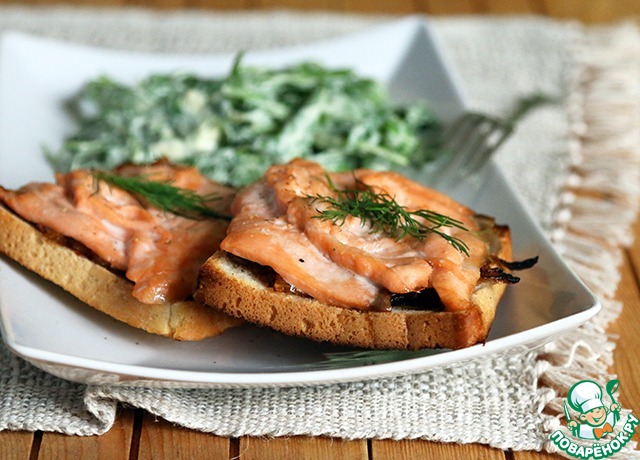 Hot salmon sandwiches