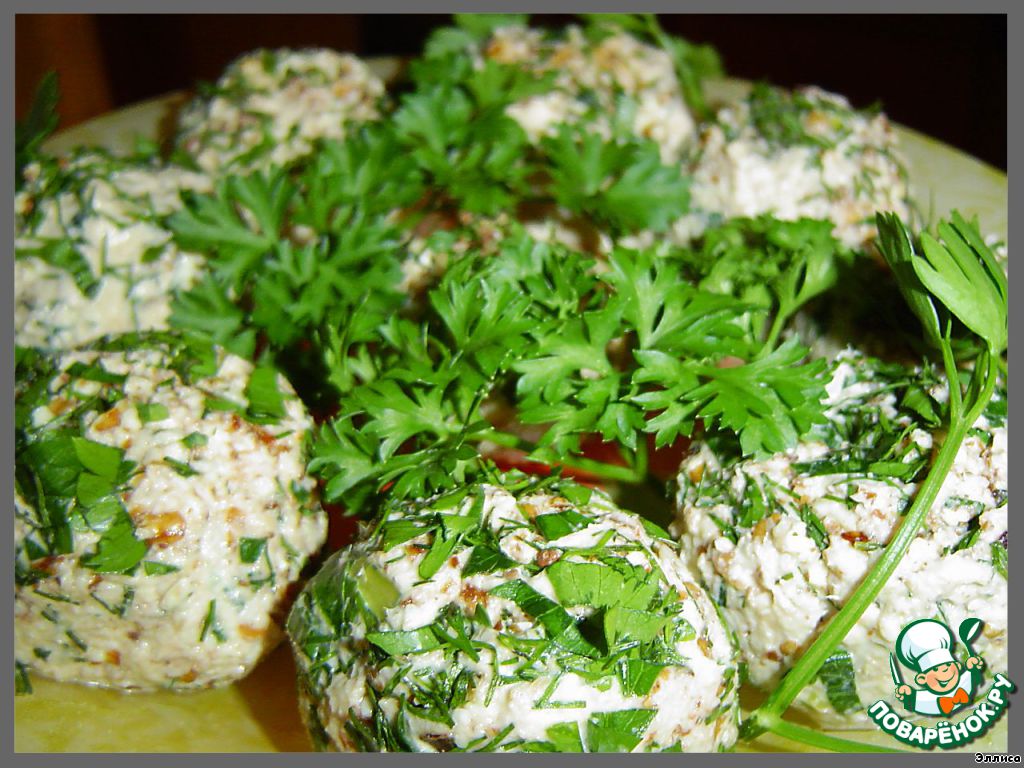 Eateries balls with red caviar and salmon