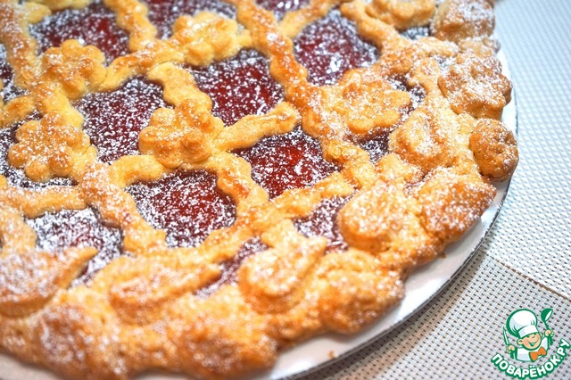 Sand cake with strawberry jam