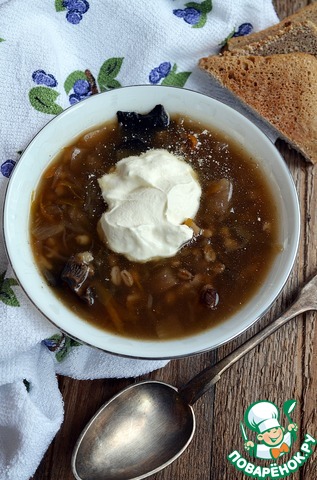 Sour soup with mushrooms and barley