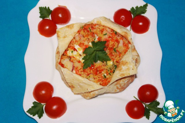 Салат с креветками, овощами и кускусом 