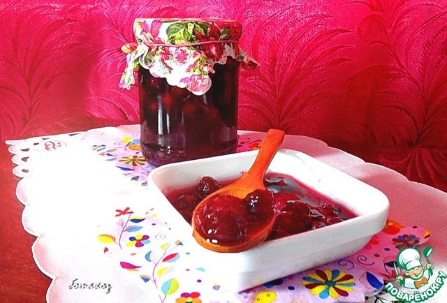 Cherry jam with ginger