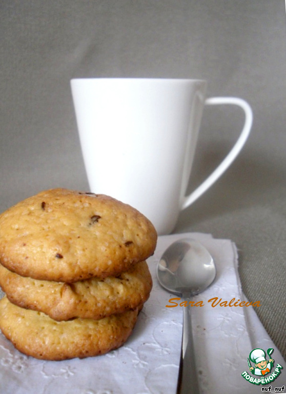 Cookies with chocolate chips and cashews