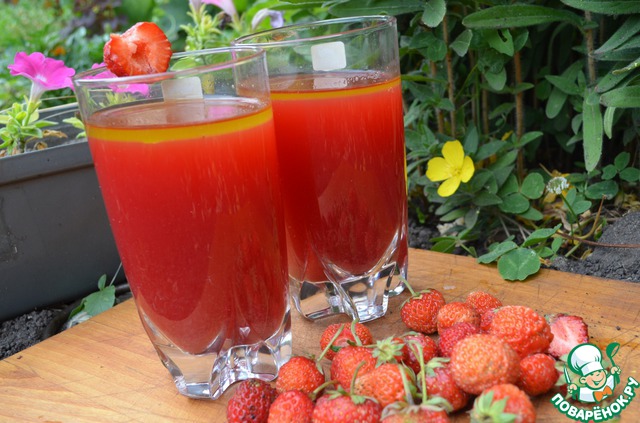 Cold strawberry soup with beets and horseradish