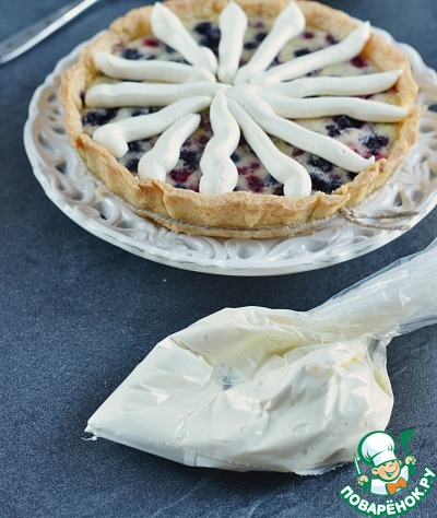 Tart with an airy cream 