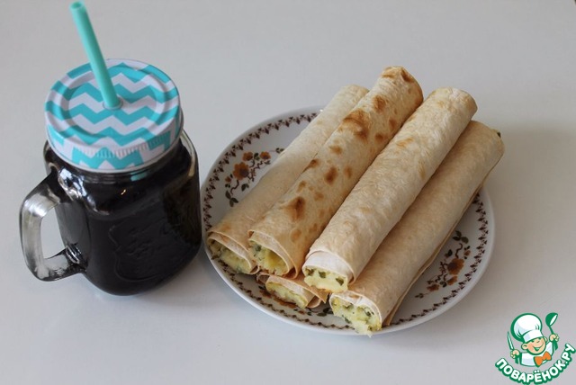 Rolls of pita bread with potato stuffing