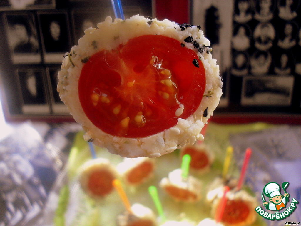 Appetizer of tomatoes with cheese 