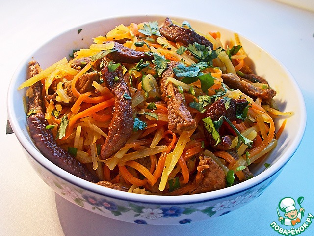 Spicy salad with beef and cilantro
