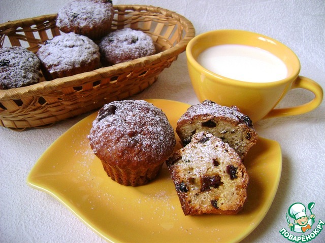 Semolina muffins with raisins