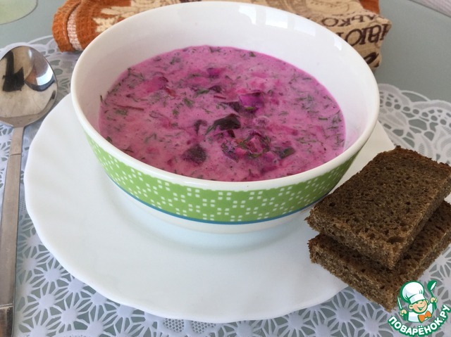 Cold soup of sour milk and beet
