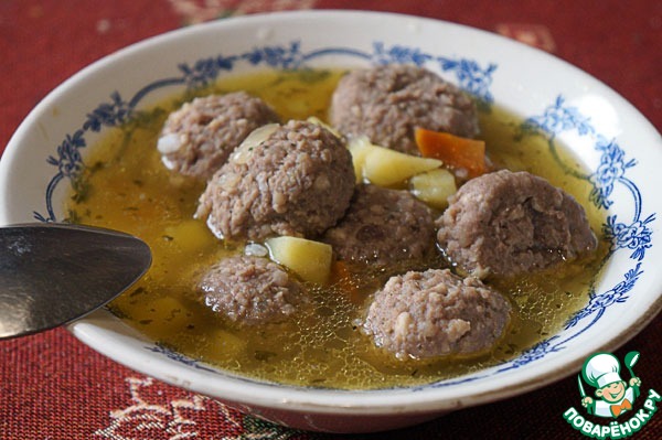 Soup with meatballs