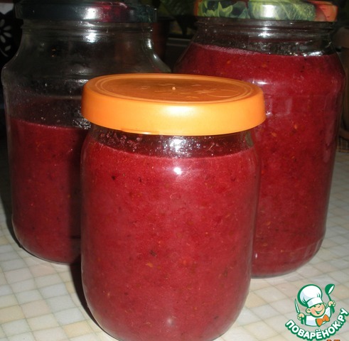 Red currant, mashed with sugar