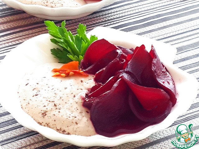 Свекла с соусом из сельди