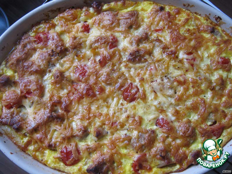 Potato pie with meat and vegetables 