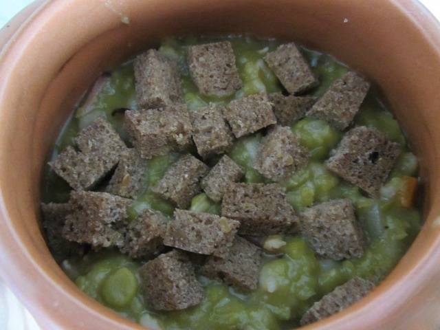 Split pea soup with pearl barley