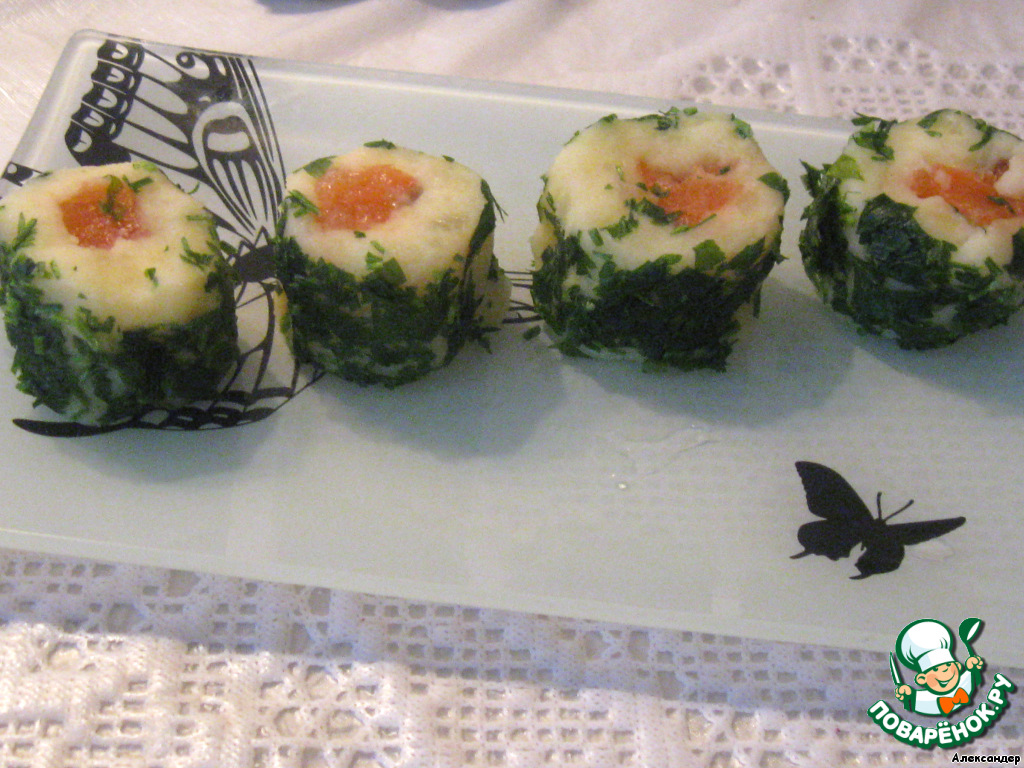 Potato rolls with salted salmon